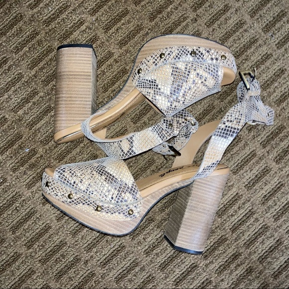 Free People Justine Snakeskin Platform Sandals - Picture 11 of 14